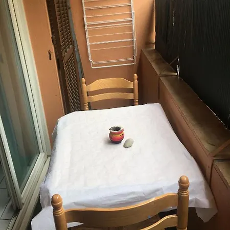 With 3 Bedrooms In With Wonderful City View Balcony And Wifi ニース