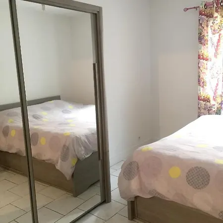 With 3 Bedrooms In With Wonderful City View Balcony And Wifi Nice