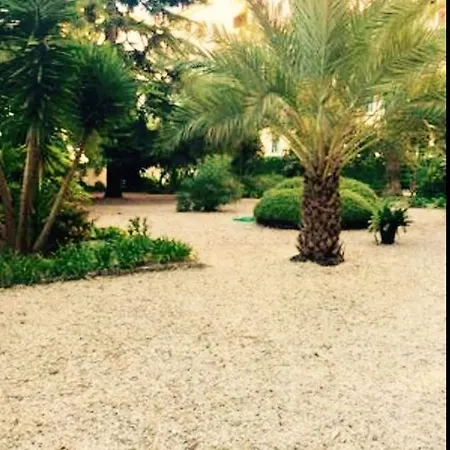 With 3 Bedrooms In With Wonderful City View Balcony And Wifi Apartment